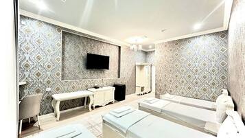 1 bedroom, premium bedding, desk, laptop workspace