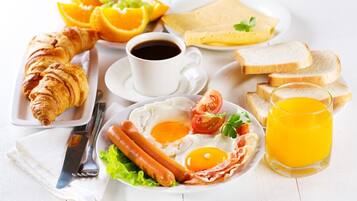 Free daily buffet breakfast