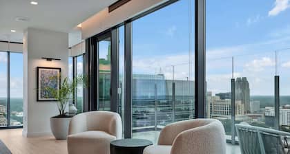 High-Rise Apt Raleigh Free Parking & Sunset View 2