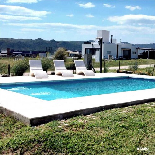 House by the lake Puerto del Aguila inbalo 01