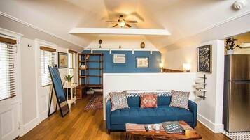 Fernseher, Kamin, Arbeitsbereiche