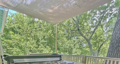 Hot Tub, Grill, Patio, Parking, 5 Mins downtown