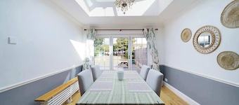 Charming 3-Bedroom Bungalow in London