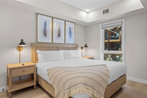 2 bedrooms, desk, iron/ironing board, travel crib