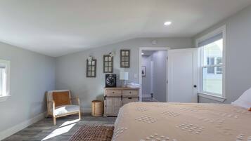 3 habitaciones, tabla de planchar con plancha, wifi y ropa de cama