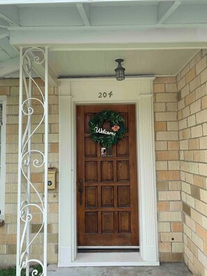 Exterior detail - Family-Friendly Home in Lafayette - Near UL and Festivities (Lafayette)