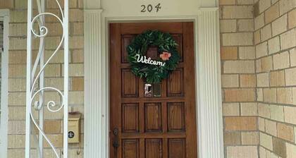 Family-Friendly Home in Lafayette - Near UL and Festivities