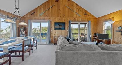 Hot Tub, Prime Location, Short Walk To The Beach, Water Views, Sun Deck