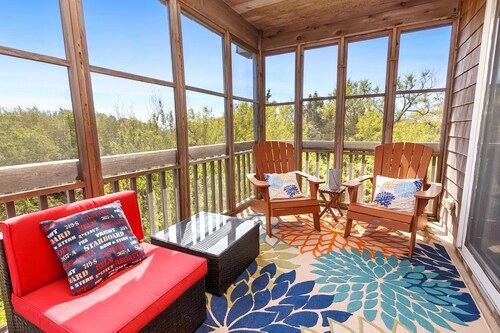 Prime Location, Short Walk To The Beach, Water Views, Sun Deck