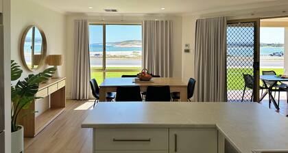 Pelican Shore Villa 4 - Kalbarri WA
