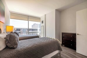2 Schlafzimmer, Schreibtisch, Bügeleisen/Bügelbrett, WLAN