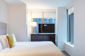 2 bedrooms, desk, iron/ironing board, WiFi
