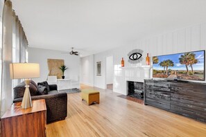 TV, offices - Cottage Beach House at Holiday Shores (Myrtle Beach)