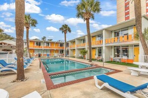 Pool - Holiday Shores King Bed 101 (Myrtle Beach)