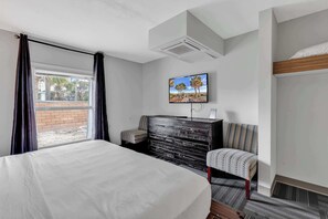1 bedroom, desk, WiFi, bed sheets