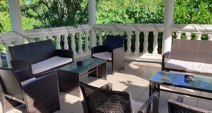 Colwins #4 For Families/Couples/Singles Sleeps 4