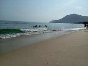 On the beach, white sand - Chili Maresias (São Sebastião)