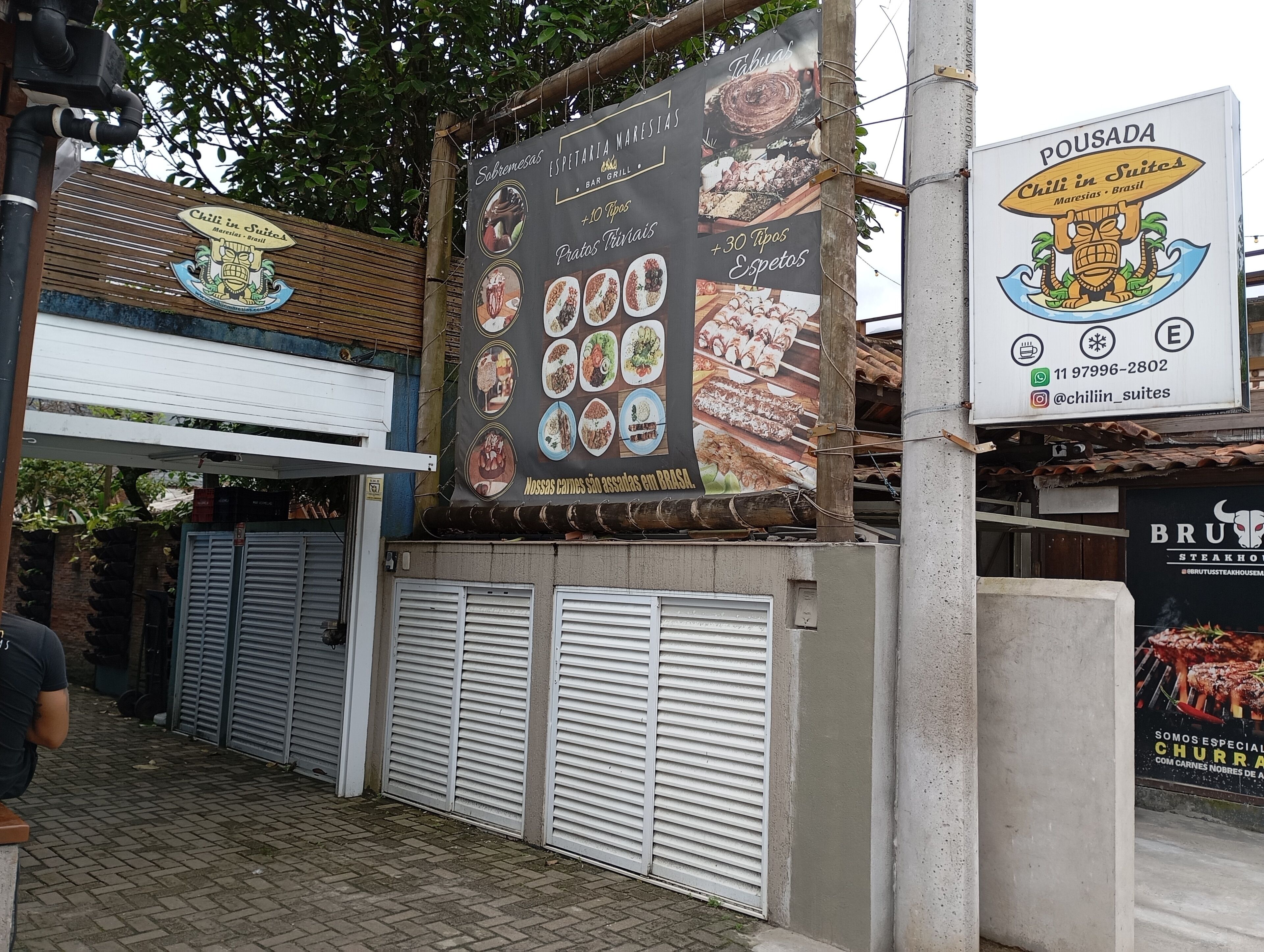 Pintu masuk properti