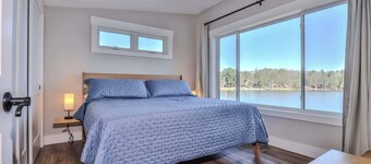 Eikedahls' Shoreview Cottage