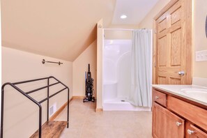 Dutxa, assecador de cabells i tovalloles 