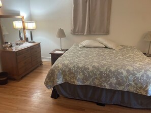 3 Schlafzimmer, Schreibtisch, Bügeleisen/Bügelbrett, kostenloses WLAN