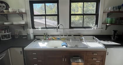 Historic Anderson Farmhouse, South Knoxville, near UT, downtown, Ijams & Smokies