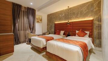 Blackout curtains, soundproofing, iron/ironing board, free WiFi