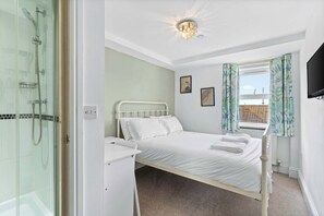1 bedroom, iron/ironing board, Internet, bed sheets