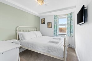 1 chambre, fer et planche à repasser, accès Internet, draps fournis