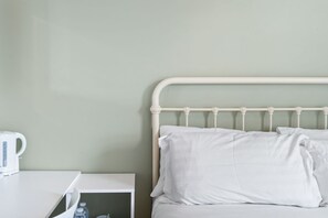 1 chambre, fer et planche à repasser, accès Internet, draps fournis