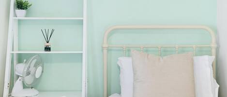 1 室のベッドルーム、アイロン / アイロン台、インターネット、ベッドシーツ