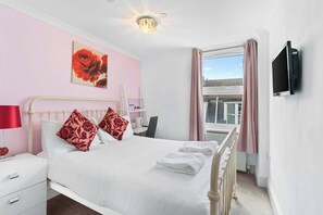 1 bedroom, iron/ironing board, WiFi, bed sheets - Brighton Pier Stay Comfort in the City (Brighton and Hove)