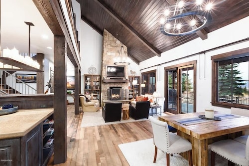 Park City Oasis | Family | Games | Jacuzzi