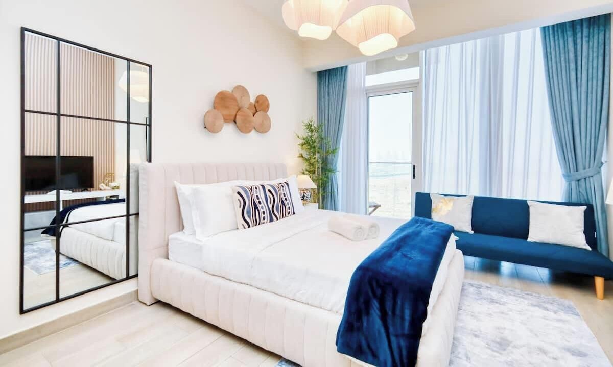 Iron/ironing board, WiFi (free), bed sheets