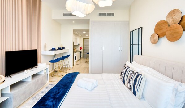 Iron/ironing board, free WiFi, bed sheets