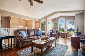 TV, fireplace, table tennis