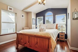 5 bedrooms, free WiFi, bed sheets