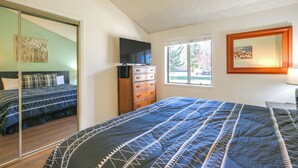 A bedroom with a bed, dresser, and a TV on a stand. - Uptown Abode 4 Mi to Dtwn Pagosa Springs (Pagosa Springs)
