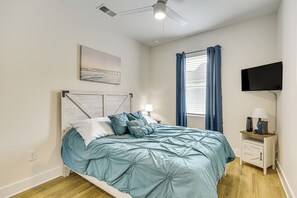 Interior - Walk to Riverfront District: Bright Wilmington Apt (Wilmington)