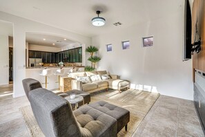 Interior - Pool Access & Private Patio: Litchfield Park Home! (Litchfield Park)