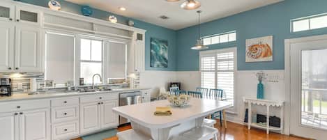 House (4 Bedrooms) | Interior