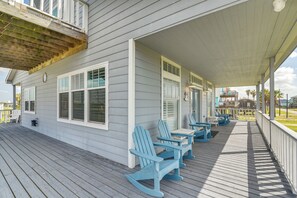 House (4 Bedrooms) | Interior - Ocean Views: Pet-friendly Surfside Beach Gem (Freeport)
