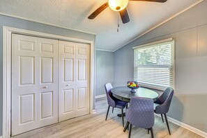 Interior - Hike, Golf & Fish: Pine Bluff Retreat (Pine Bluff)