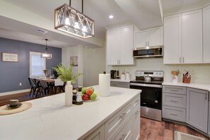 Interior - Dtwn Lititz Apt< Half-mi to Park! (Lititz)