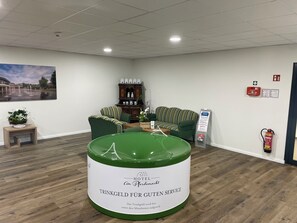 Lobby sitting area - Hotel am Pferdemarkt (Aurich)