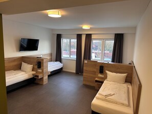 Basic Quadruple Room - Hotel am Pferdemarkt (Aurich)
