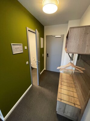 Classic Single Room, 1 Single Bed, Non Smoking | Desk, laptop workspace, blackout curtains, soundproofing - Hotel am Pferdemarkt (Aurich)