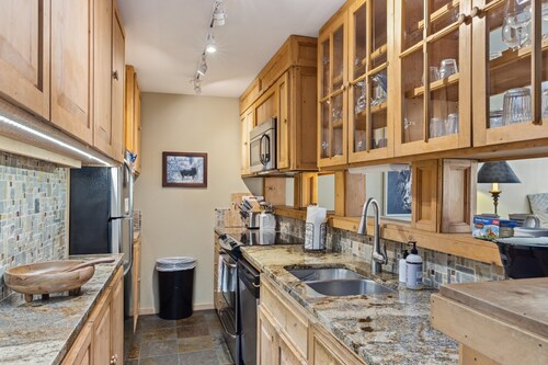 Outpost: Columbine 1024 - Aspens Location!