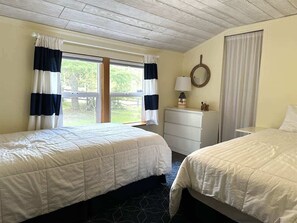 4 bedrooms, WiFi, bed sheets
