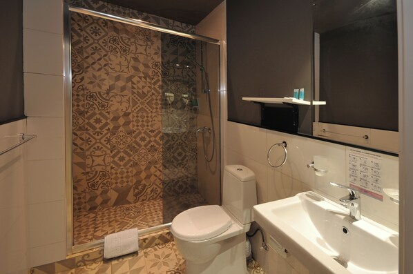Standard Double or Twin Room, City View | Bathroom | Shower, hair dryer, slippers, towels